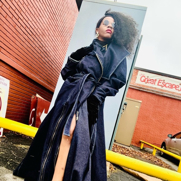 Blue denim custom made vixen trench coat with removable panel - Picture 6 of 6